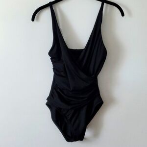 La Blanca Women's Ruched One Piece Swimsuit Black sz 8